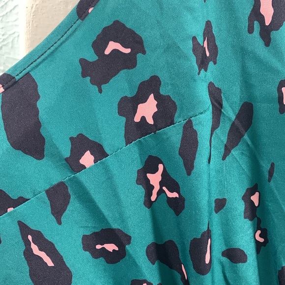 SHEIN Pink Cheetah Print Dress*missing belt* - Picture 10 of 15